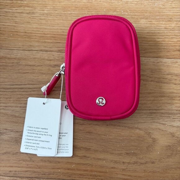 Lululemon Athletic Clippable Nano Pouch Passionate Pink NWT One Size - Picture 1 of 7